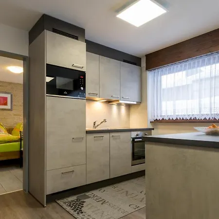 Haus Viola Apartman Saas-Grund